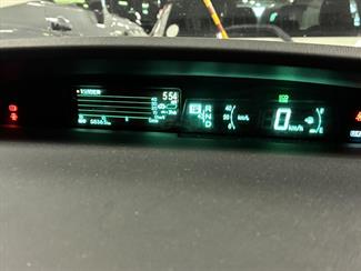 2015 Toyota Prius - Thumbnail