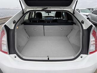 2015 Toyota Prius - Thumbnail