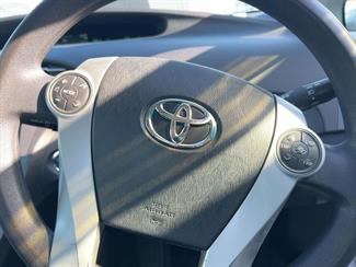 2015 Toyota Prius - Thumbnail