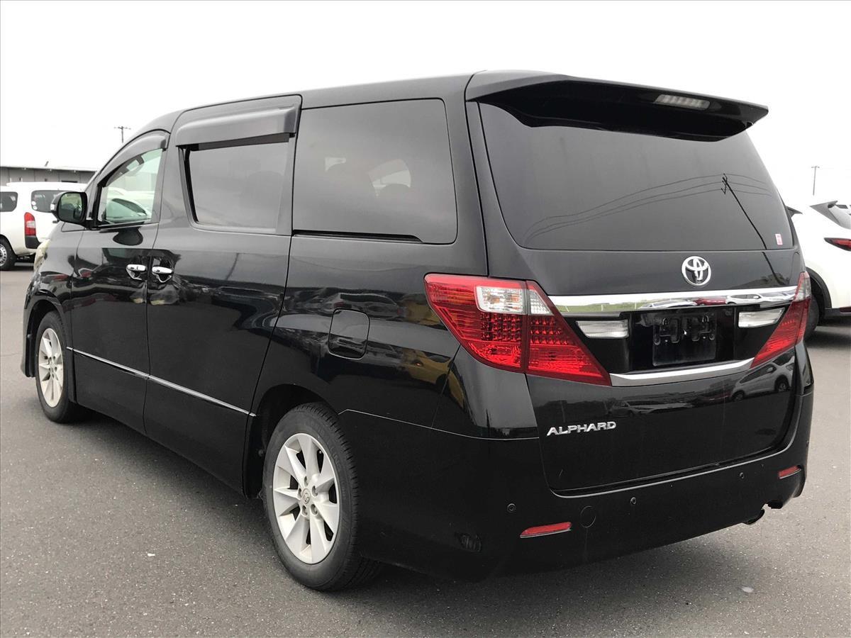 2013 Toyota Alphard