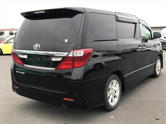 2013 Toyota Alphard - Thumbnail