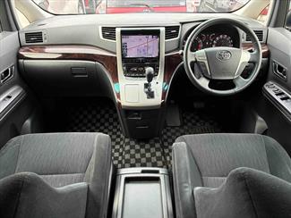 2013 Toyota Alphard - Thumbnail