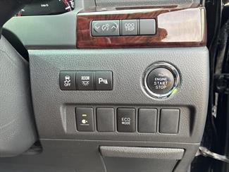 2013 Toyota Alphard - Thumbnail