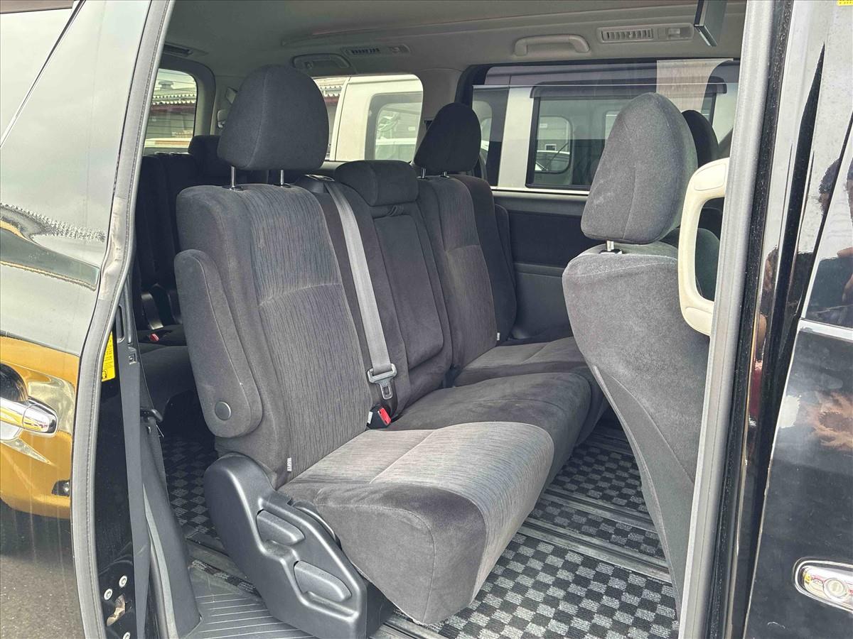 2013 Toyota Alphard