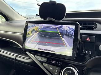 2015 Toyota Aqua - Thumbnail