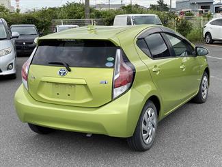 2015 Toyota Aqua - Thumbnail