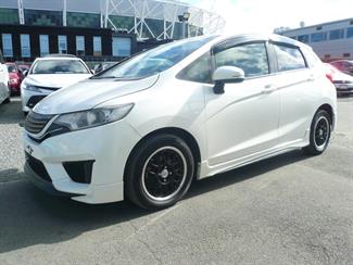2013 Honda Fit Hybrid automatic - Thumbnail
