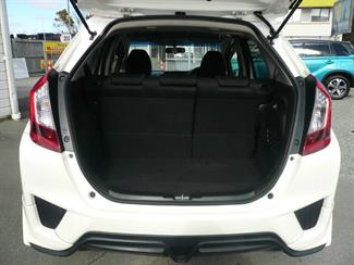 2013 Honda Fit Hybrid automatic - Thumbnail