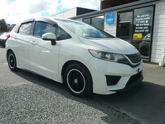 2013 Honda Fit Hybrid automatic - Thumbnail