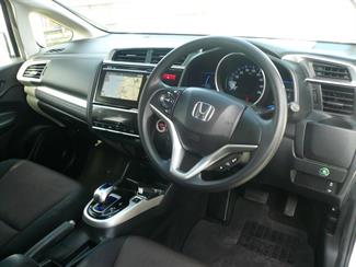 2013 Honda Fit Hybrid automatic - Thumbnail