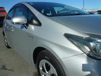 2014 Toyota Prius - Thumbnail