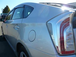 2014 Toyota Prius - Thumbnail