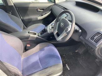 2014 Toyota Prius - Thumbnail
