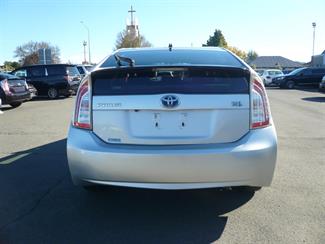 2014 Toyota Prius - Thumbnail