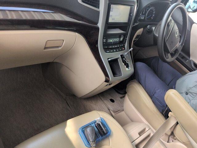 2013 Toyota Alphard