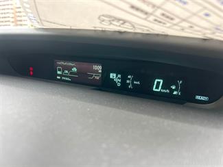 2012 Toyota Prius - Thumbnail