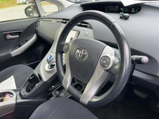 2012 Toyota Prius - Thumbnail