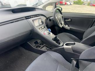 2012 Toyota Prius - Thumbnail