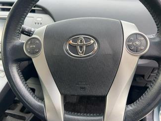 2012 Toyota Prius - Thumbnail