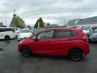 2015 Honda Fit 1500cc hybrid - Thumbnail