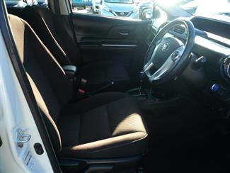 2015 Toyota Aqua - Thumbnail
