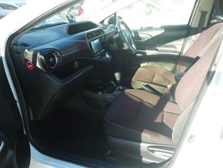 2015 Toyota Aqua - Thumbnail