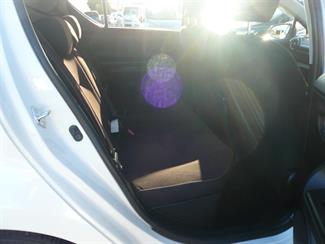 2015 Toyota Aqua - Thumbnail