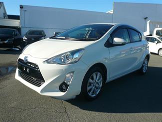 2015 Toyota Aqua - Thumbnail
