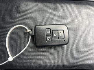 2020 Toyota Esquire - Thumbnail