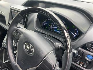 2020 Toyota Esquire - Thumbnail