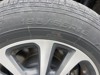 2020 Toyota Esquire - Thumbnail