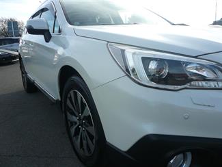2017 Subaru OUTBACK - Thumbnail