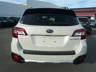 2017 Subaru OUTBACK - Thumbnail