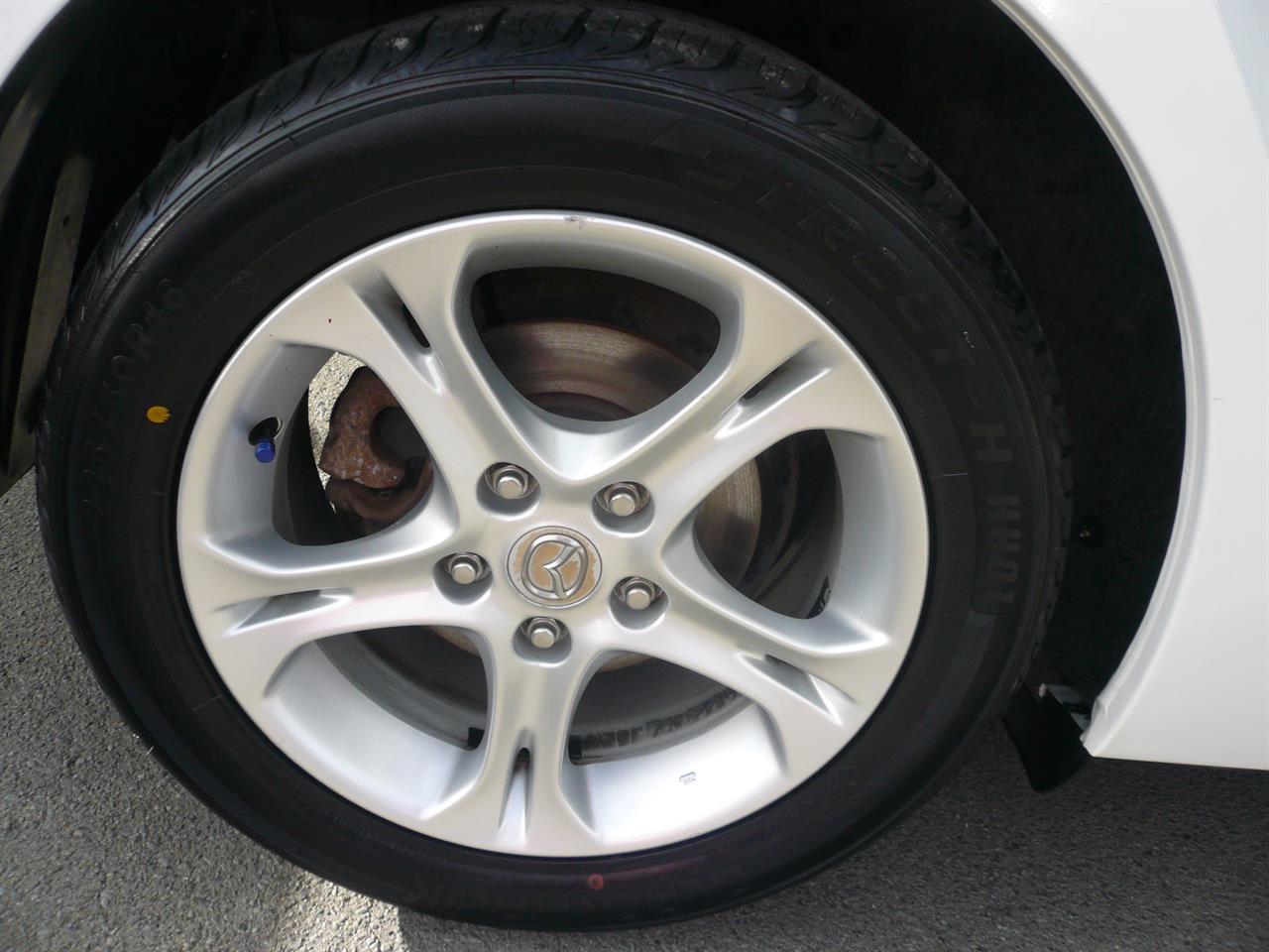 2014 Mazda Axela