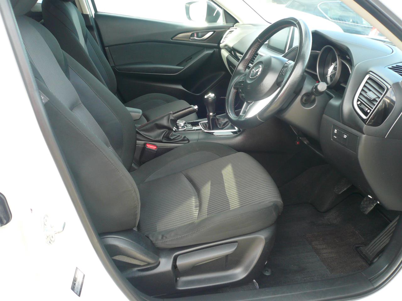 2014 Mazda Axela