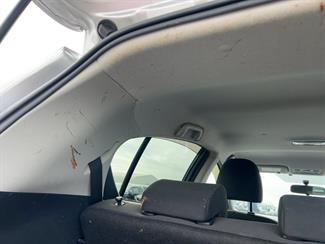 2015 Toyota Aqua - Thumbnail