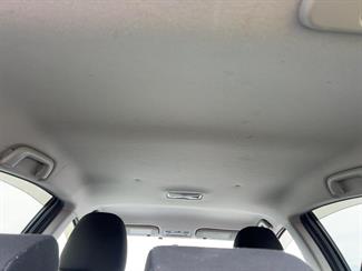 2015 Toyota Aqua - Thumbnail