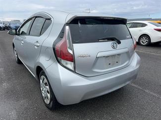2015 Toyota Aqua - Thumbnail
