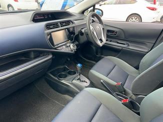 2015 Toyota Aqua - Thumbnail