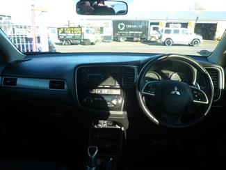 2013 Mitsubishi Outlander - Thumbnail