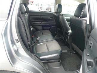 2013 Mitsubishi Outlander - Thumbnail