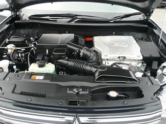 2013 Mitsubishi Outlander - Thumbnail