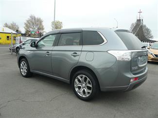 2013 Mitsubishi Outlander - Thumbnail