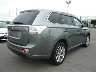2013 Mitsubishi Outlander - Thumbnail