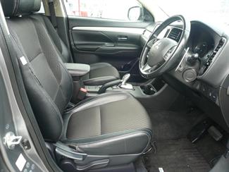 2013 Mitsubishi Outlander - Thumbnail