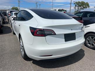 2021 Tesla Model 3 - Thumbnail