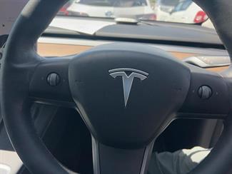 2021 Tesla Model 3 - Thumbnail
