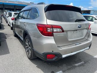 2016 Subaru OUTBACK - Thumbnail