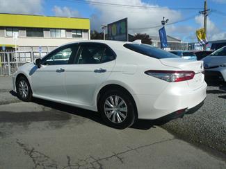 2020 Toyota Camry - Thumbnail