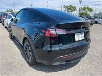 2023 Tesla Model Y - Thumbnail